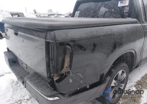 2017 Honda Ridgeline Rtl z USA, uszkodzony, nr VIN 5FPYK3F54HB031662